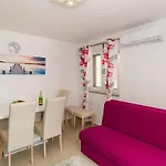 Apartment 16249b Vodice