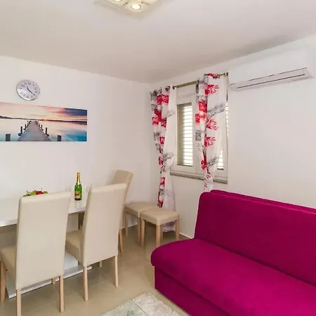 Apartment 16249b Vodice