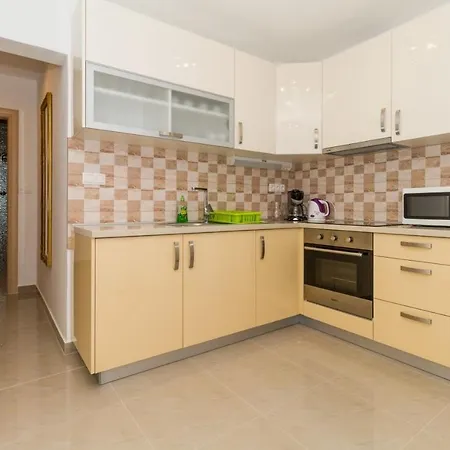 Apartment 16249b Vodice
